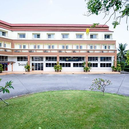 Tinidee Hotel Ranong Exterior photo