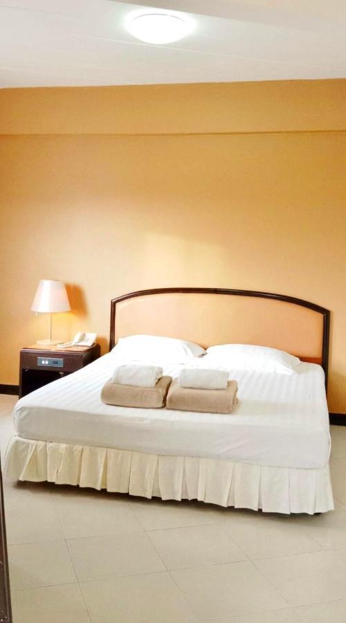 Tinidee Hotel Ranong Exterior photo