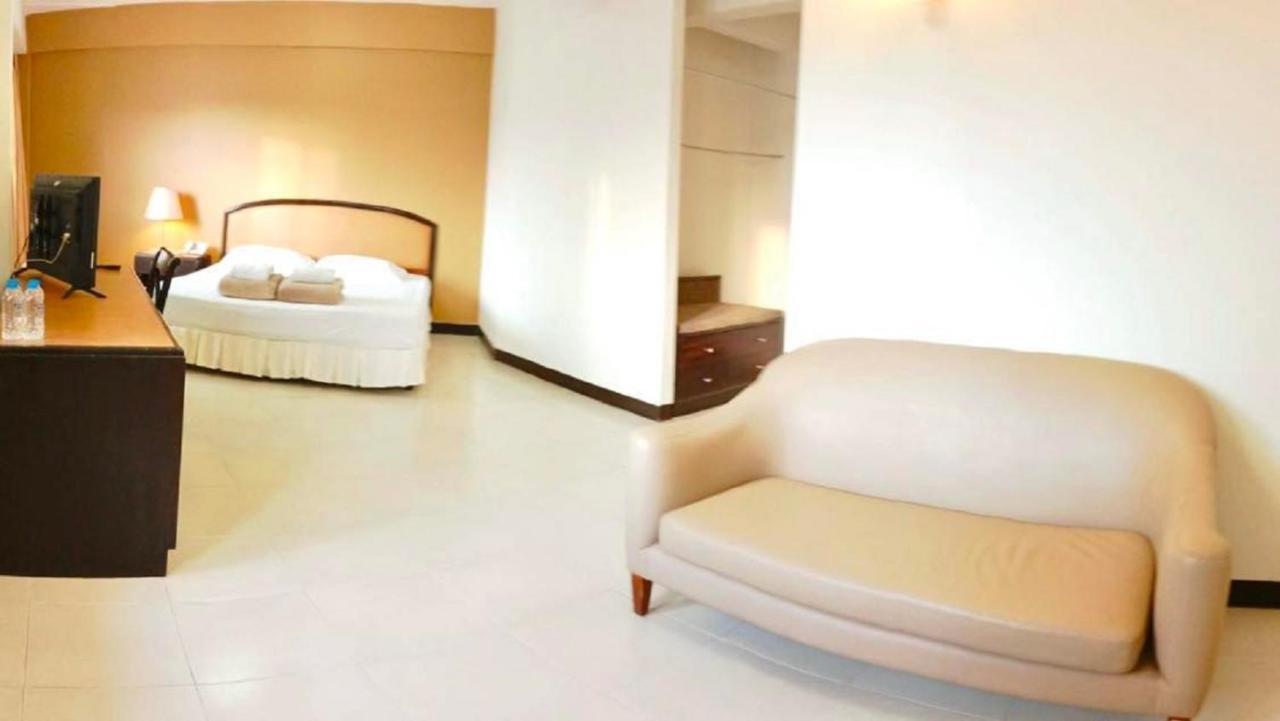 Tinidee Hotel Ranong Exterior photo