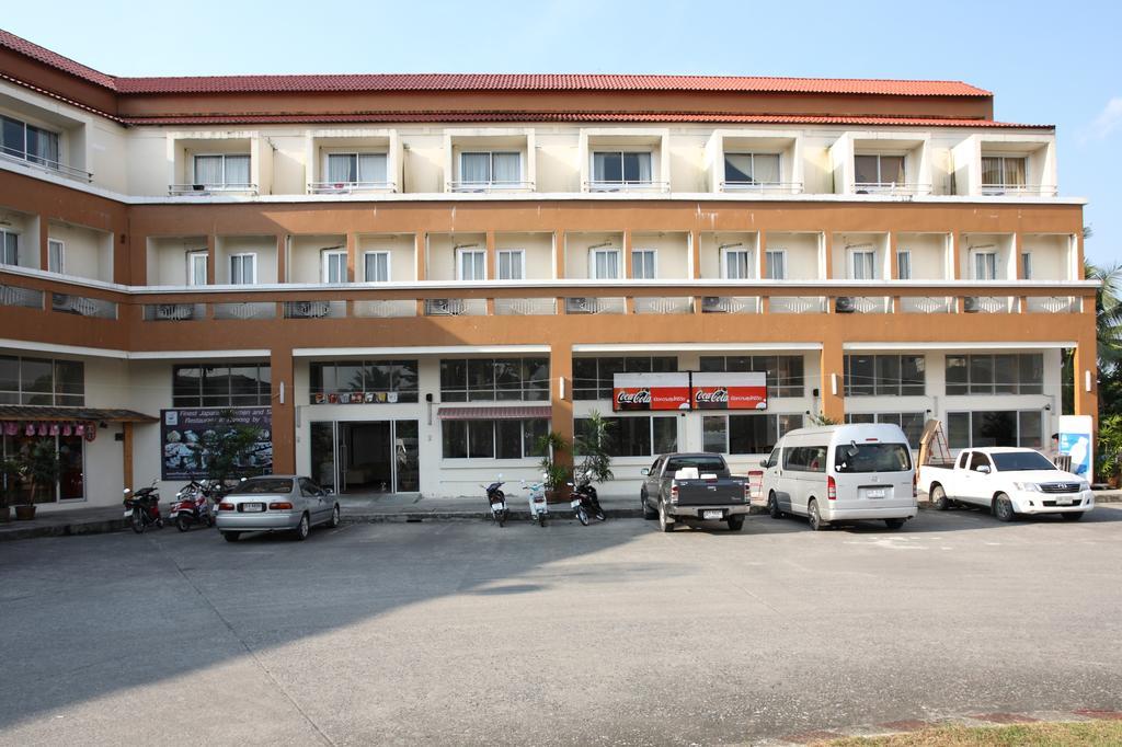 Tinidee Hotel Ranong Exterior photo