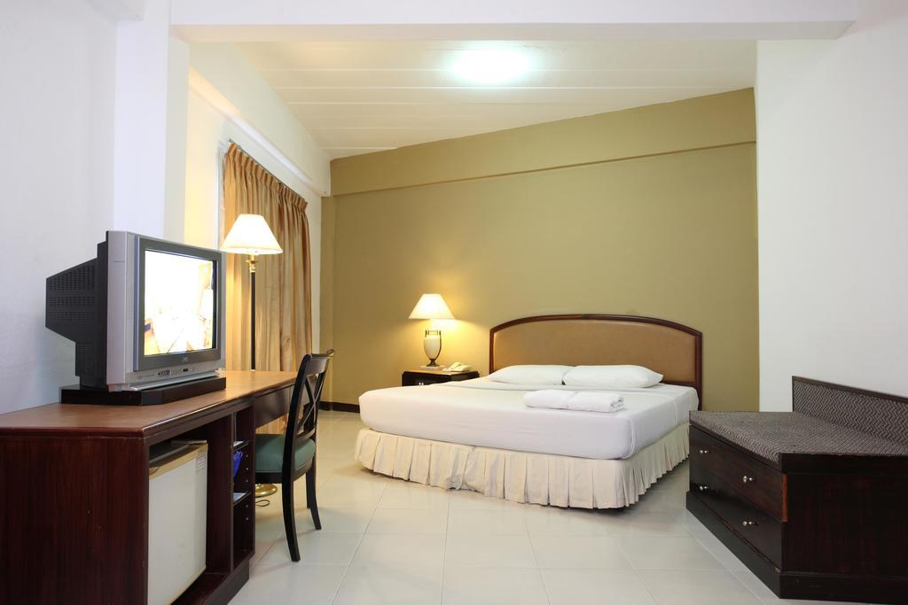 Tinidee Hotel Ranong Exterior photo